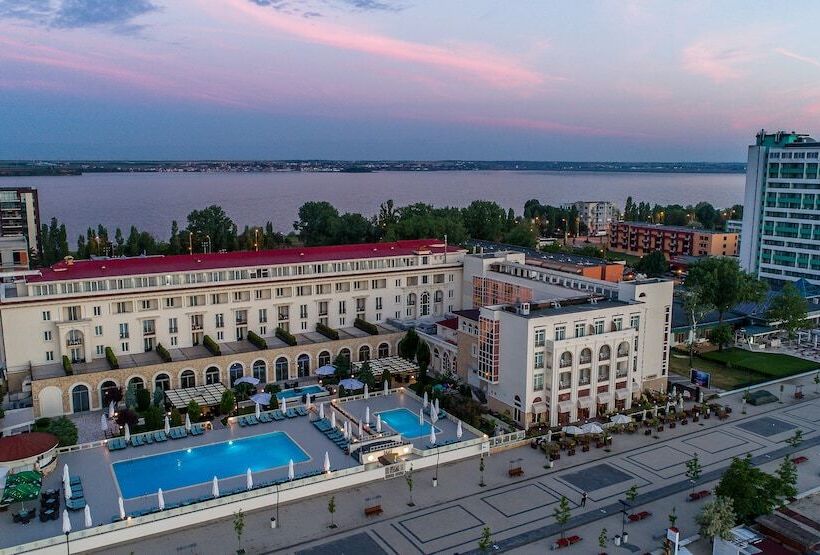 فندق Iaki Conference & Spa