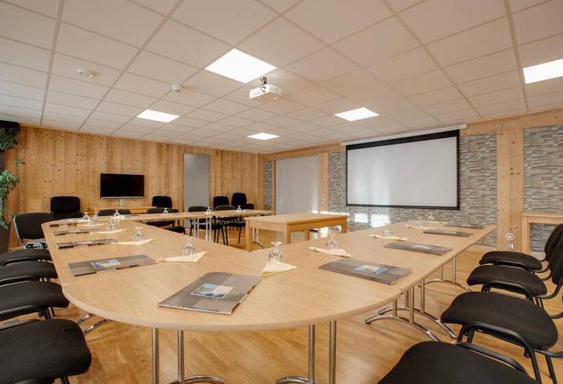 Отель Le Castillan