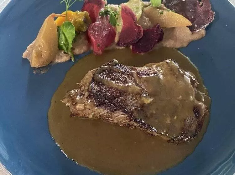 Отель Les Marronniers D'Arc