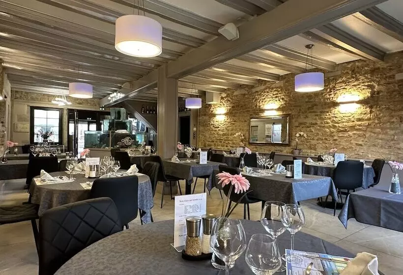 Отель Les Marronniers D'Arc