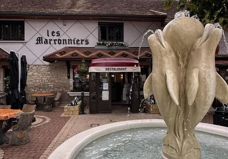 ホテル Les Marronniers D'Arc