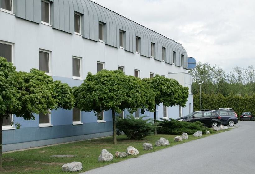 Lifehotel Vienna Airport