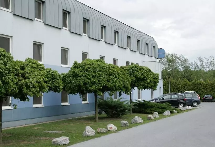 Lifehotel Vienna Airport