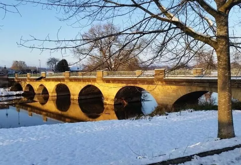 Otel Logis Hôtel De La Tête Noire