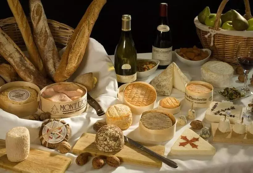 Otel Logis Hôtel De La Tête Noire