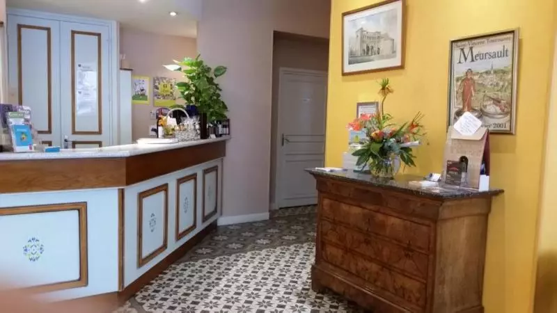 Otel Logis Hôtel De La Tête Noire