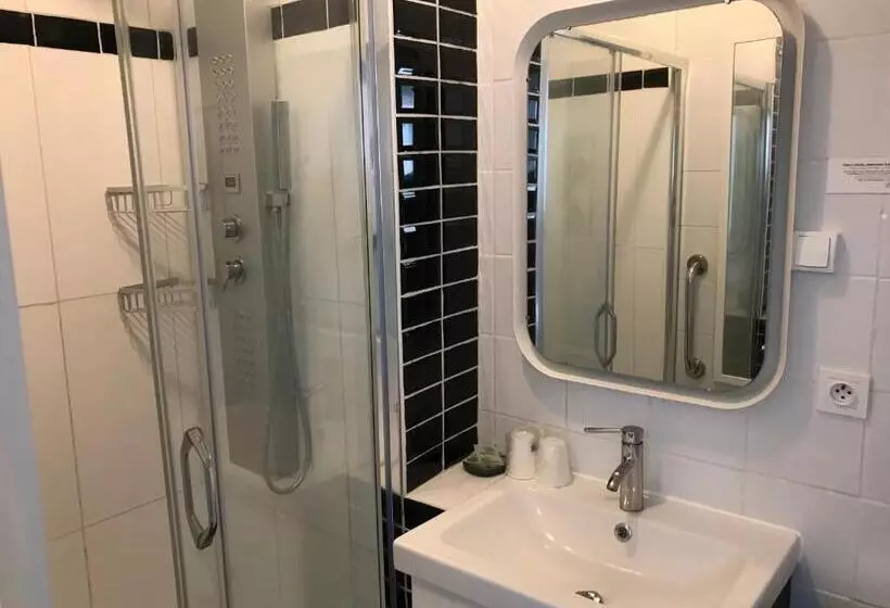 Отель Logis Le Neptune Hôtel & Restaurant