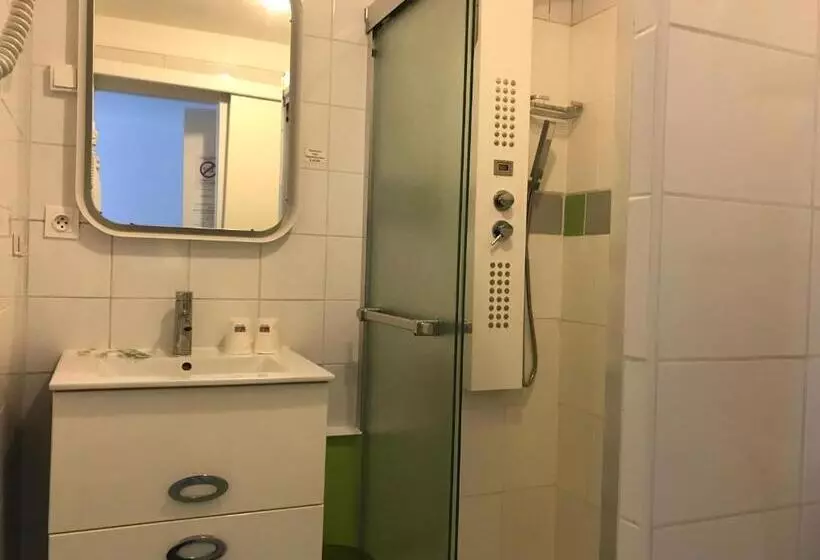 Отель Logis Le Neptune Hôtel & Restaurant