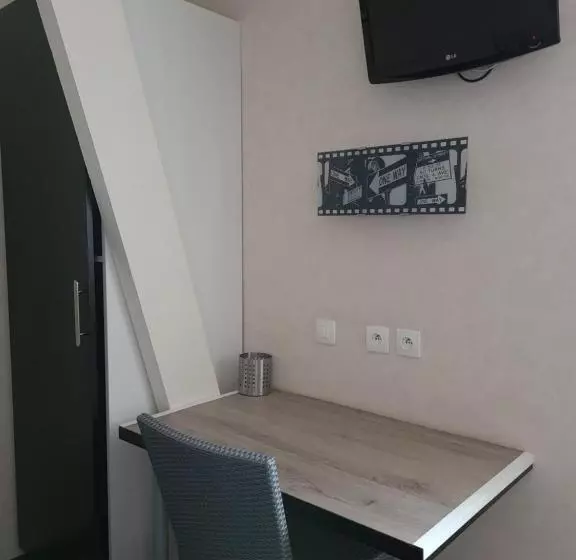 Отель Logis Le Neptune Hôtel & Restaurant