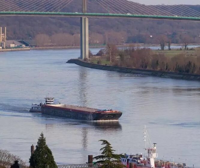 Отель Logis Hôtel & Restaurant Le Normandie