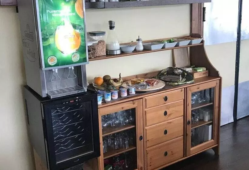 Отель Logis Hôtel & Restaurant Le Normandie