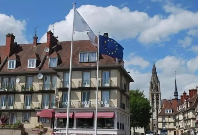 Отель Logis Hôtel & Restaurant Le Normandie