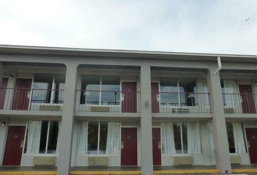 فندق Red Roof Inn Evergreen