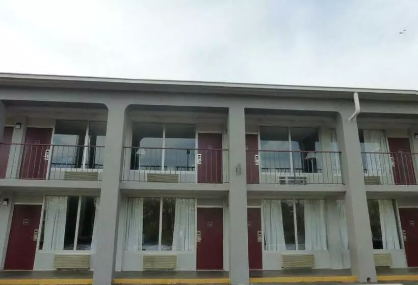 호텔 Red Roof Inn Evergreen