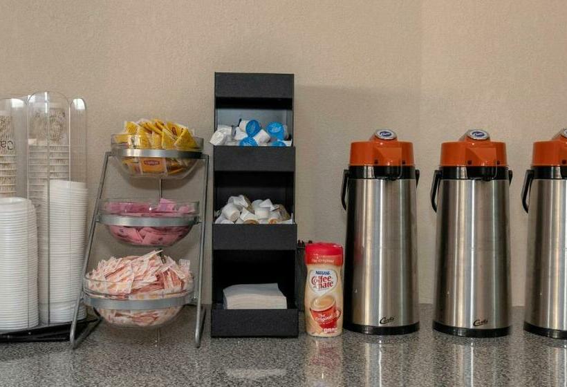 فندق Red Roof Inn Evergreen