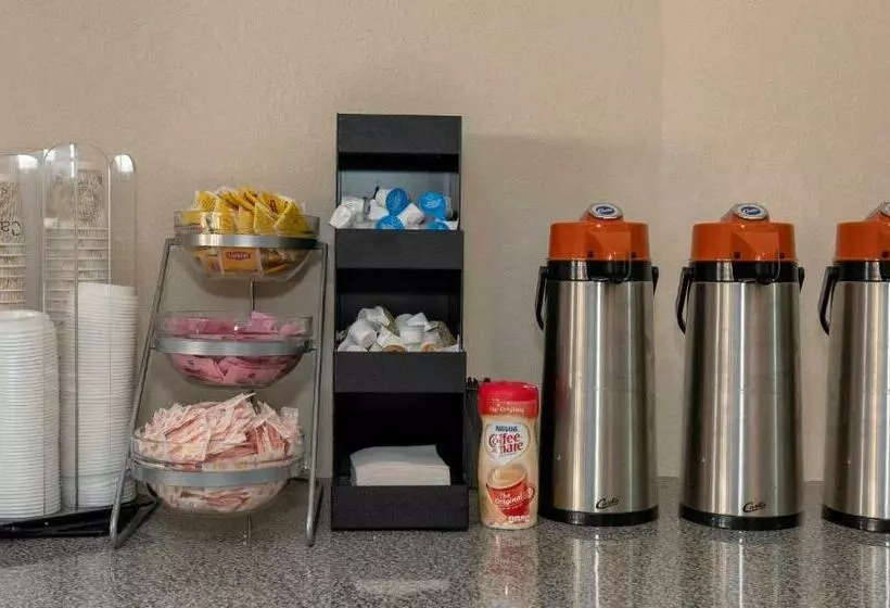 호텔 Red Roof Inn Evergreen