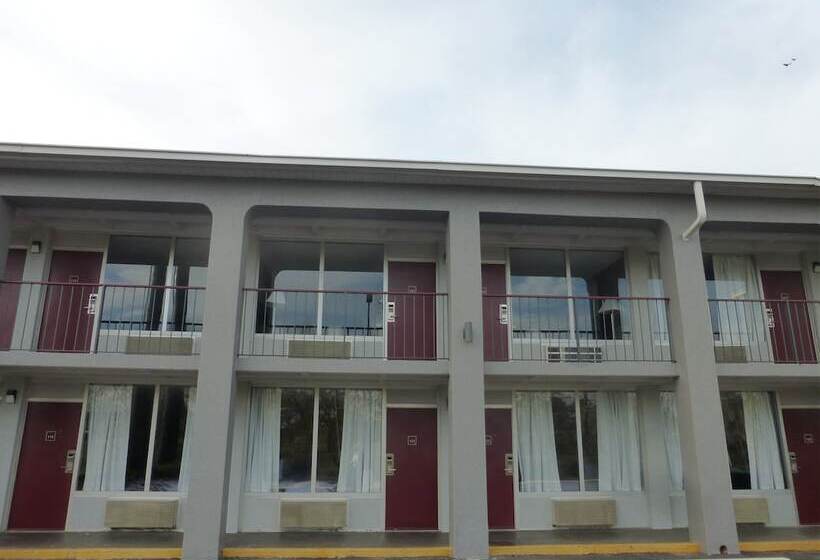 فندق Red Roof Inn Evergreen