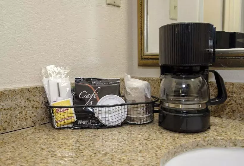 호텔 Red Roof Inn Evergreen