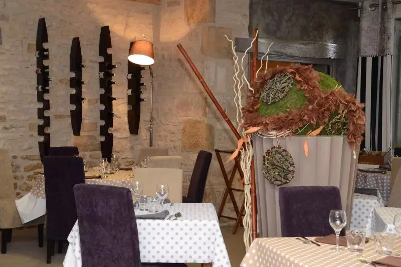 Logis Hotel Restaurant Saint Romain