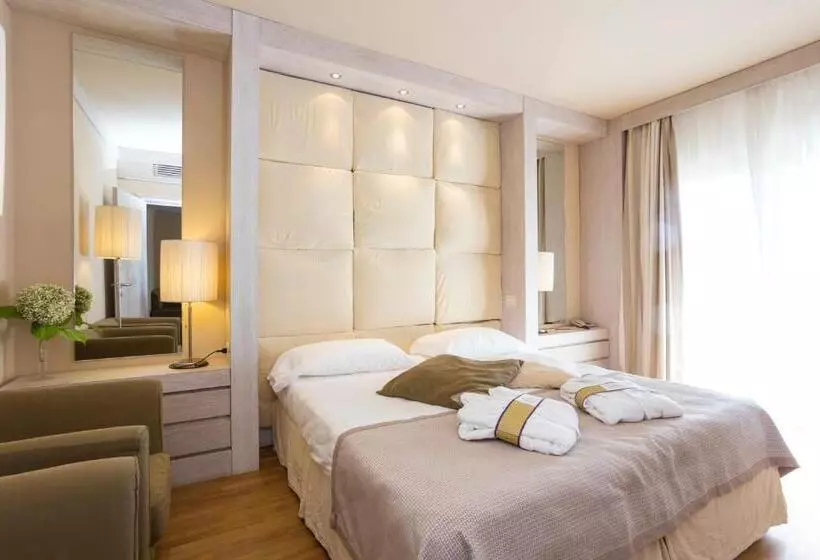 Отель Th Tirrenia Green Park Resort