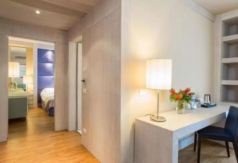 Отель Th Tirrenia Green Park Resort