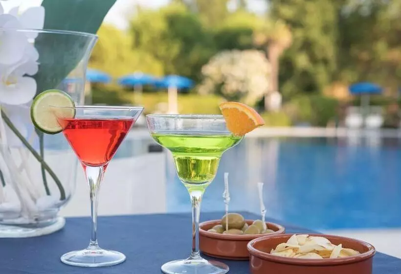 Отель Th Tirrenia Green Park Resort