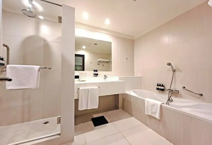 Millennium Airport Hotel Dubai