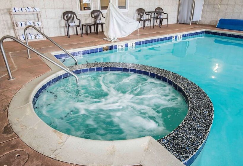 Отель Comfort Suites