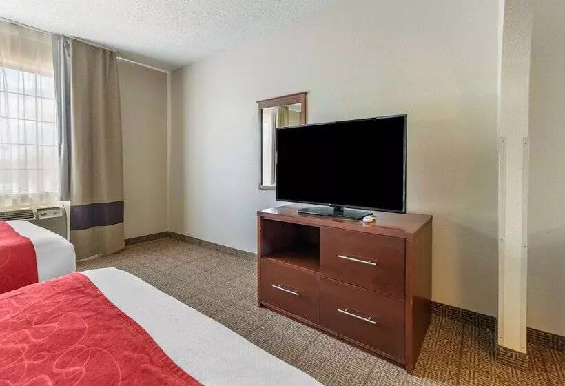 Отель Comfort Suites