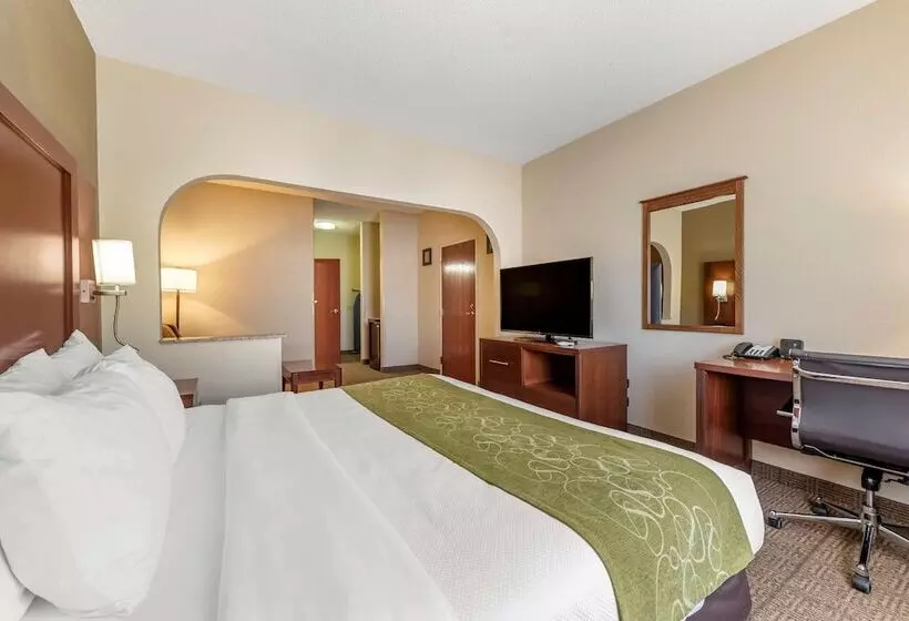 Отель Comfort Suites