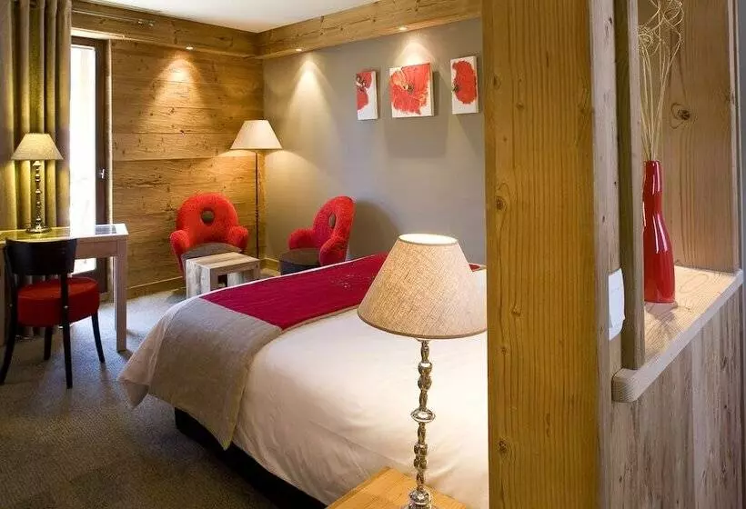 Отель Hôtel Et Spa Les Clarines