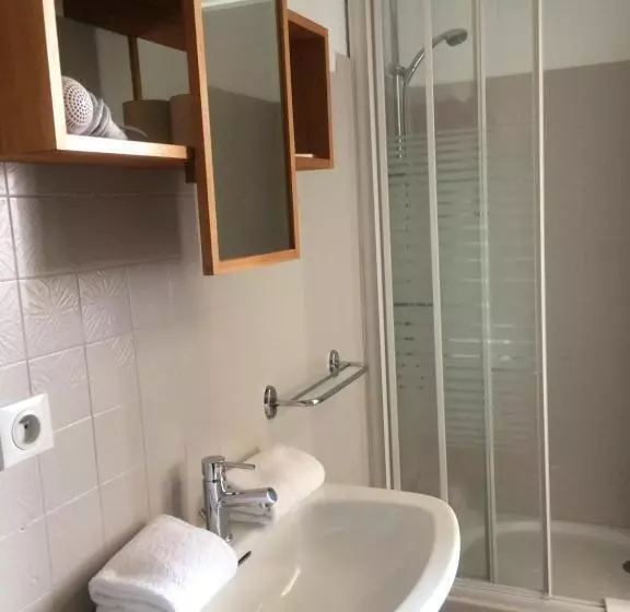 هتل Hôtel La Petite Bohème