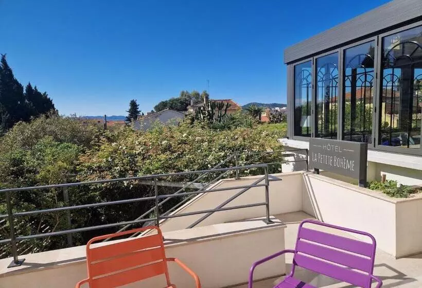 هتل Hôtel La Petite Bohème