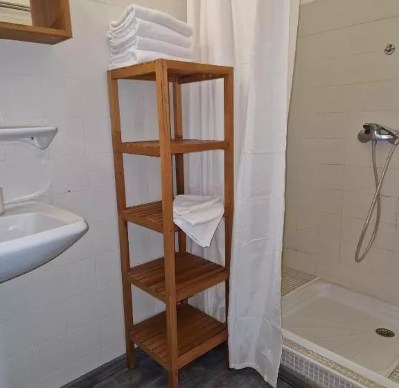 هتل Hôtel La Petite Bohème