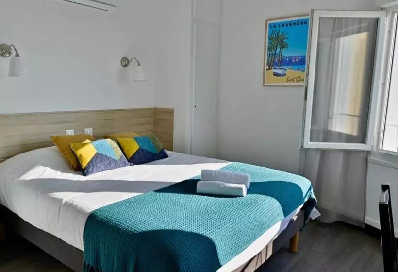 هتل Hôtel La Petite Bohème