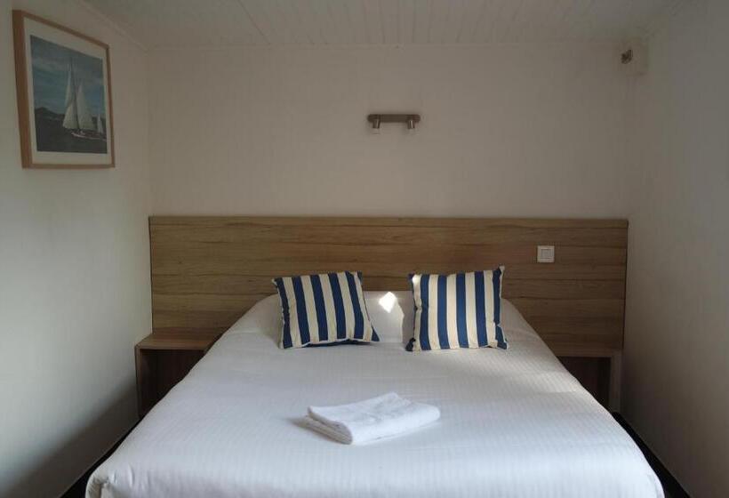 هتل Hôtel La Petite Bohème