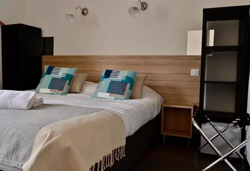 هتل Hôtel La Petite Bohème