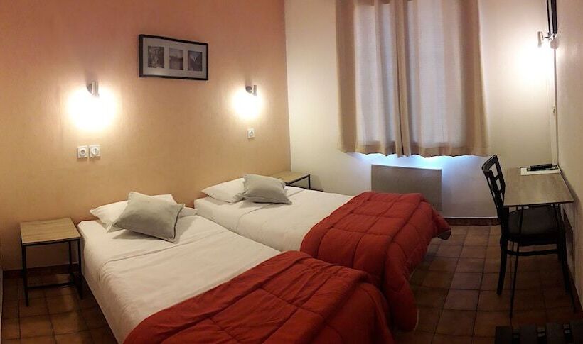 هتل Hôtel Saintmichel