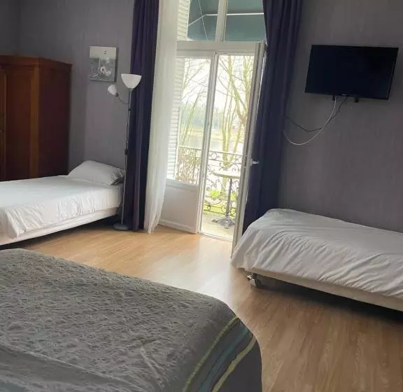 Отель La Poularde