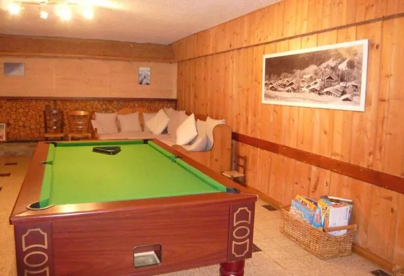 Отель Le Caprice Des Neiges