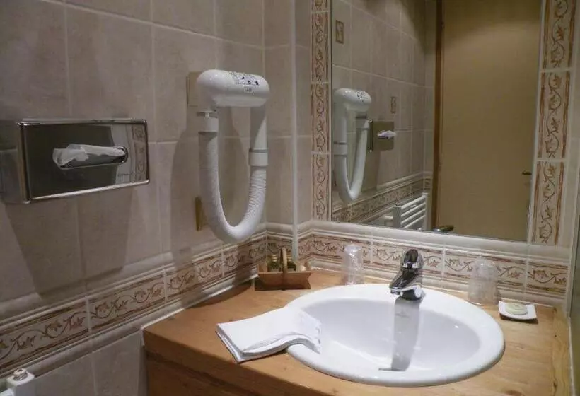 Отель Le Caprice Des Neiges