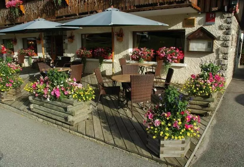 Отель Le Caprice Des Neiges