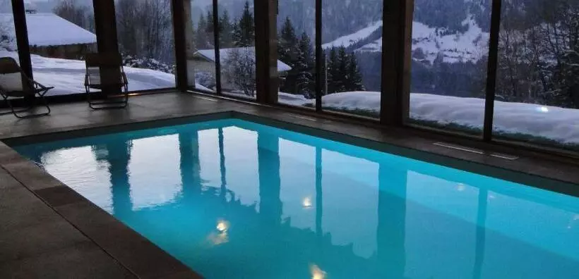 Отель Le Caprice Des Neiges