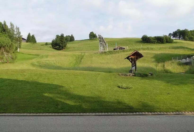 Отель Le Caprice Des Neiges