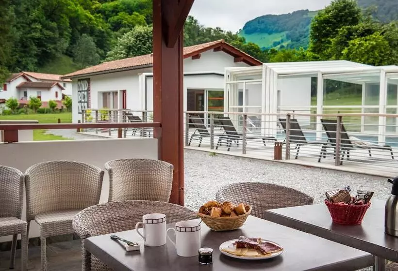 فندق Logis Hôtel Andreinia & Cabanes