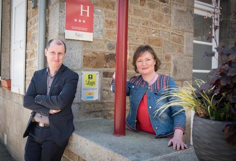 ホテル Logis Auberge De La Sélune