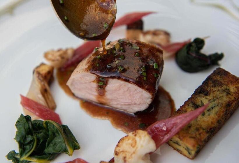 ホテル Logis Auberge De La Sélune