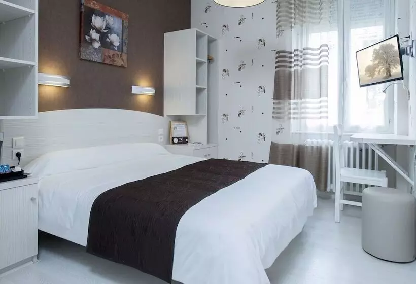 酒店 Logis Hôtel Restaurant Cazes Arazat