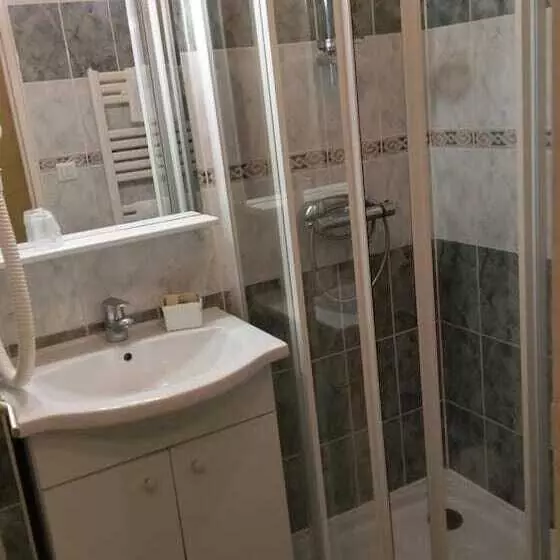 Hotel Logis De L Europe Restaurant Le Cepage