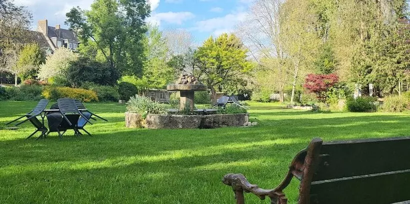 ホテル Logis Hôtel De France